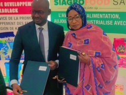 Signature de la convention de financement de 500 millions FCFA au profit du Réseau des m Groupements des Femmes de Développement de Kaolack